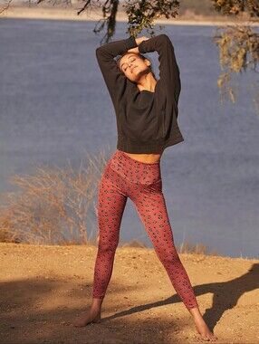 NWT Onzie Valentine High Basic Midi Leggings